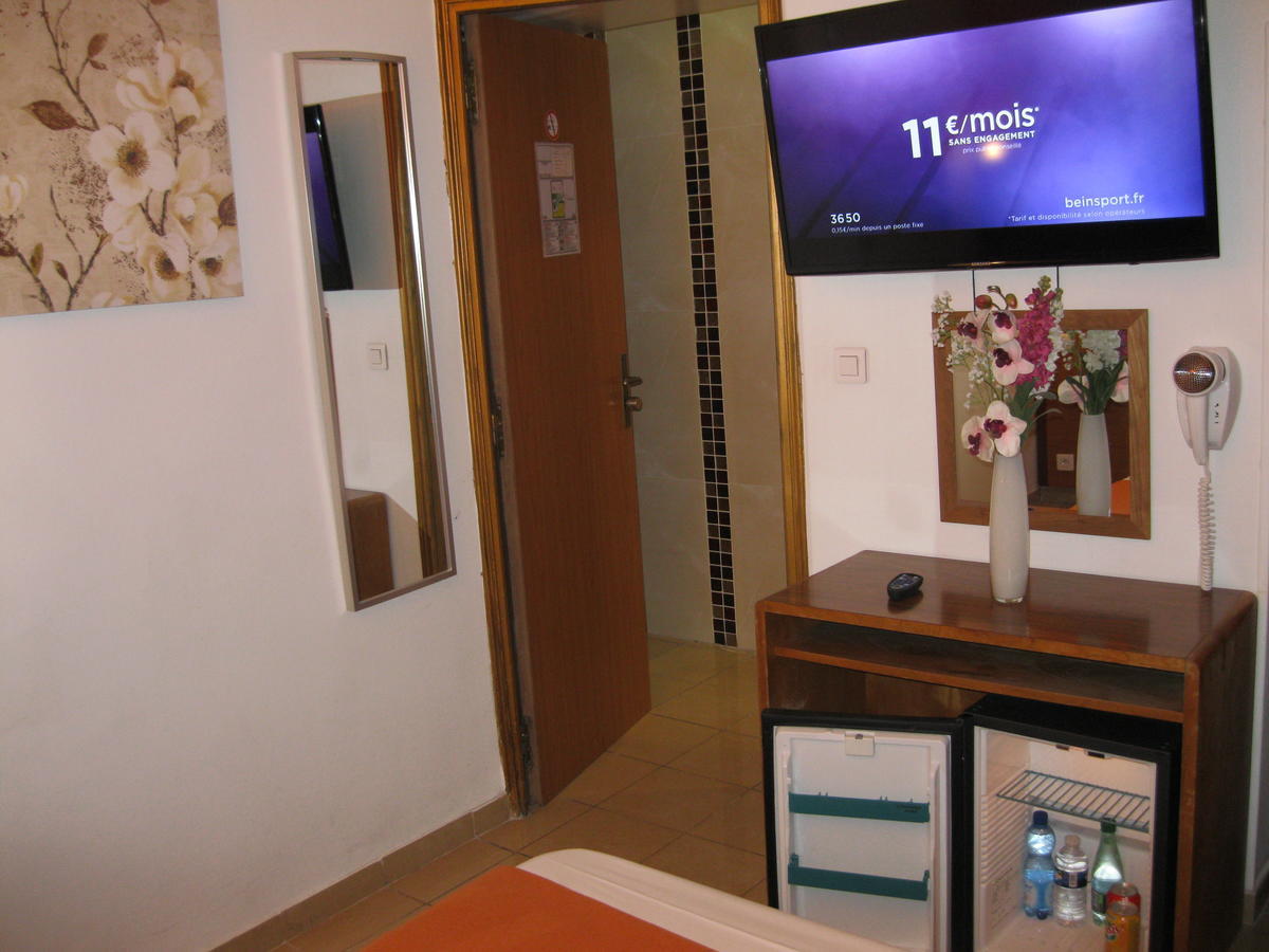 Le Nouvel Hotel Du Theatre Paris Room photo